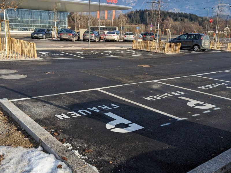Frauenparkplätze